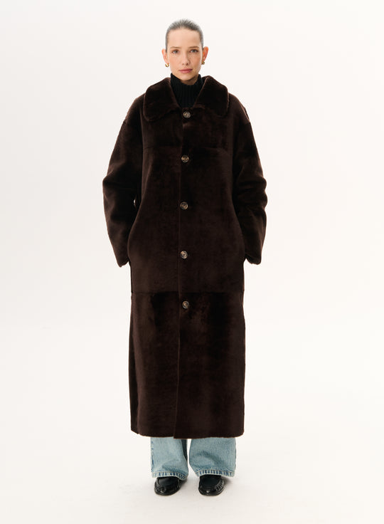 Reversible maxi sheepskin coat in brown - Gina