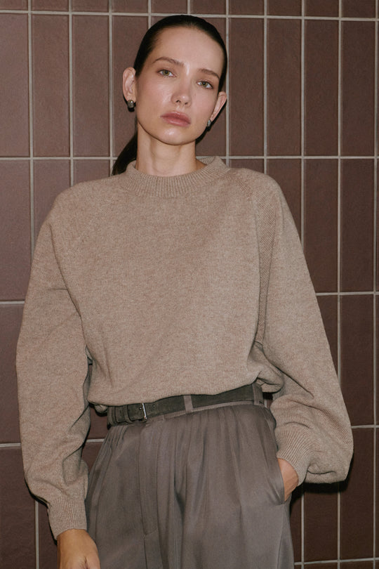 Светр з мериносової вовни crewneck classic у бежевому кольорі — Beth