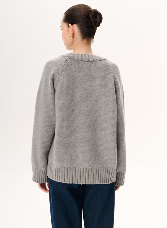 Sweter z mięsistej wełny merino crewneck w kolorze szarym - Farren