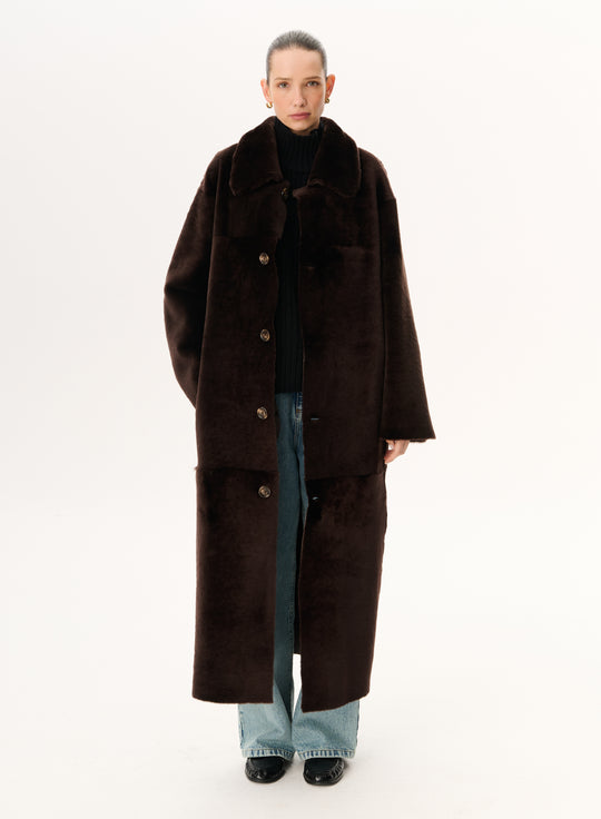 Reversible maxi sheepskin coat in brown - Gina