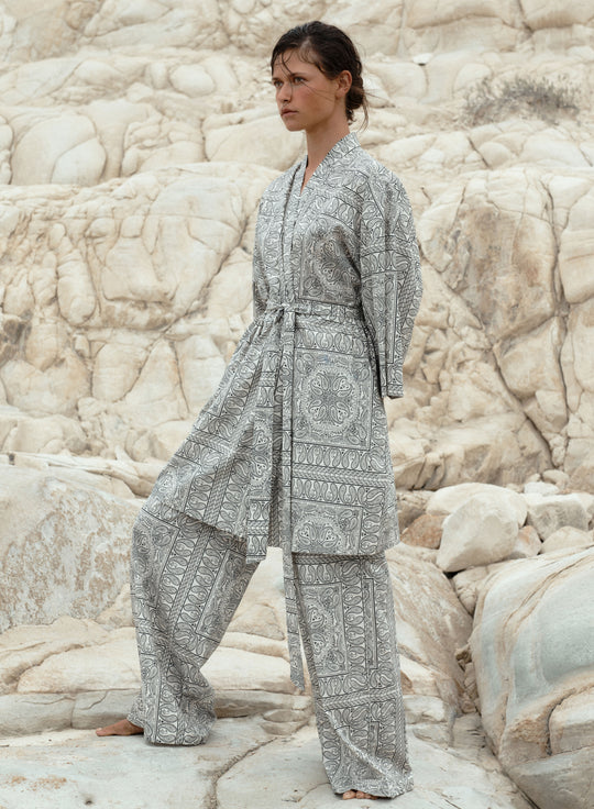 Kimono z bawełny we wzór bandany w kolorze ecru - Liu