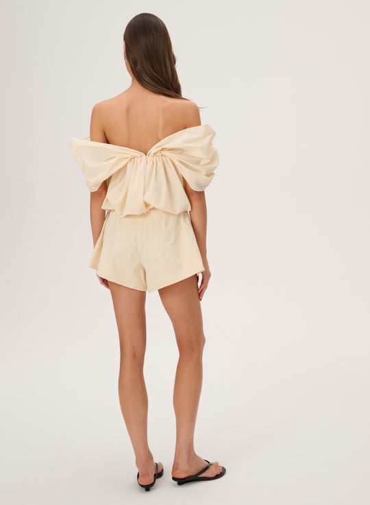 Butter-colored trapeze-cut ortalion shorts - Naomi