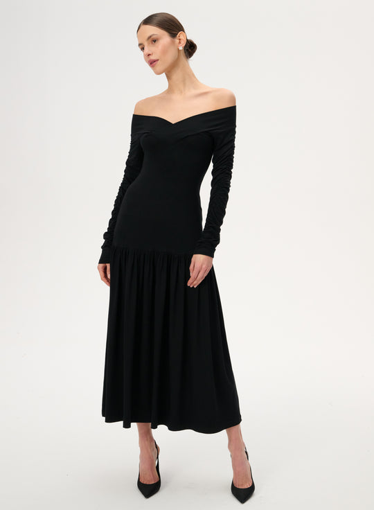 Sukienka off-shoulder z bambusowej dzianiny w kolorze czarnym - Portia