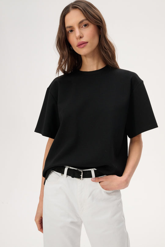 Loose-fitting black T-shirt - Tate