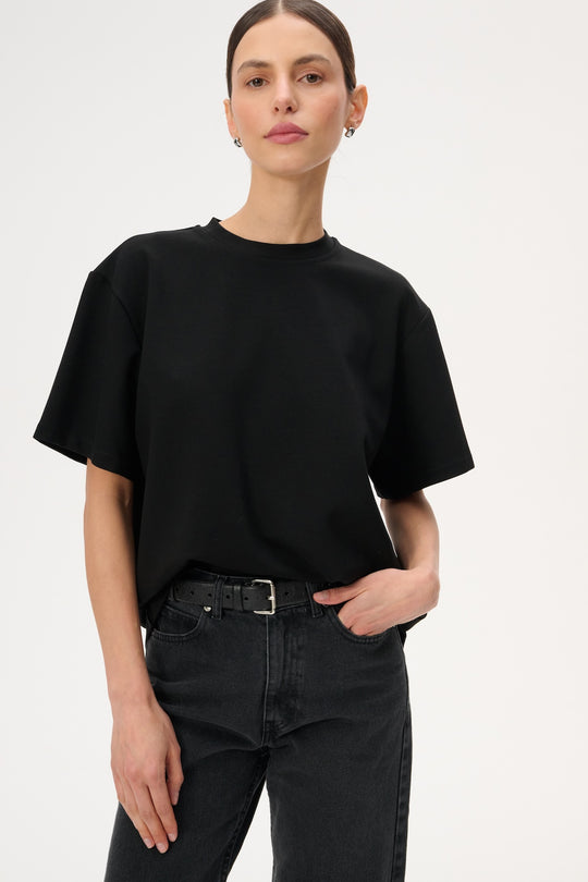 Loose-fitting black T-shirt - Tate