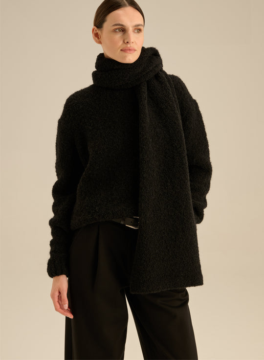 Scarf made of chunky knit in black - Eli