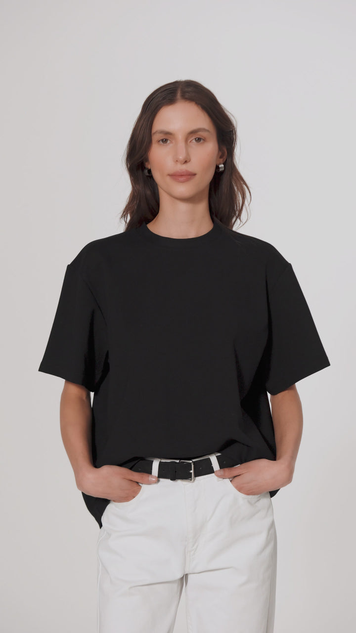 Pasek z zamszu w czarnym kolorze ze srebrną klamrą - Liorne