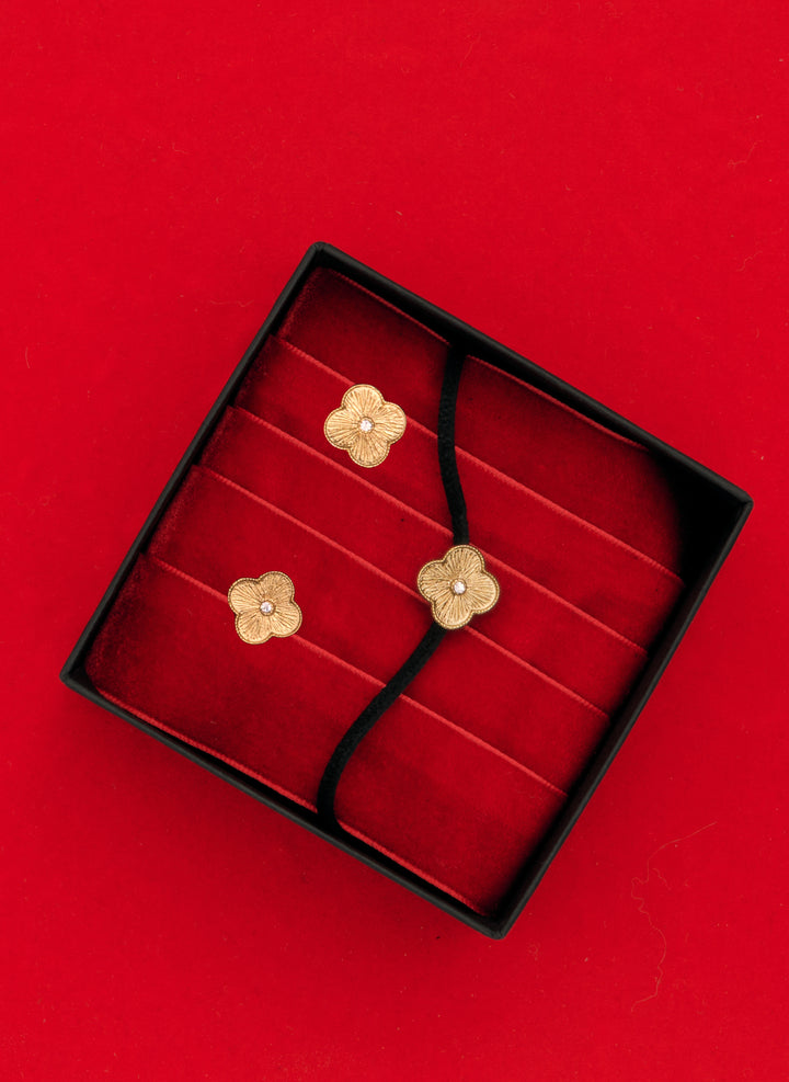 Zestaw kolczyków Quinn i chokera Lylah w złotym kolorze